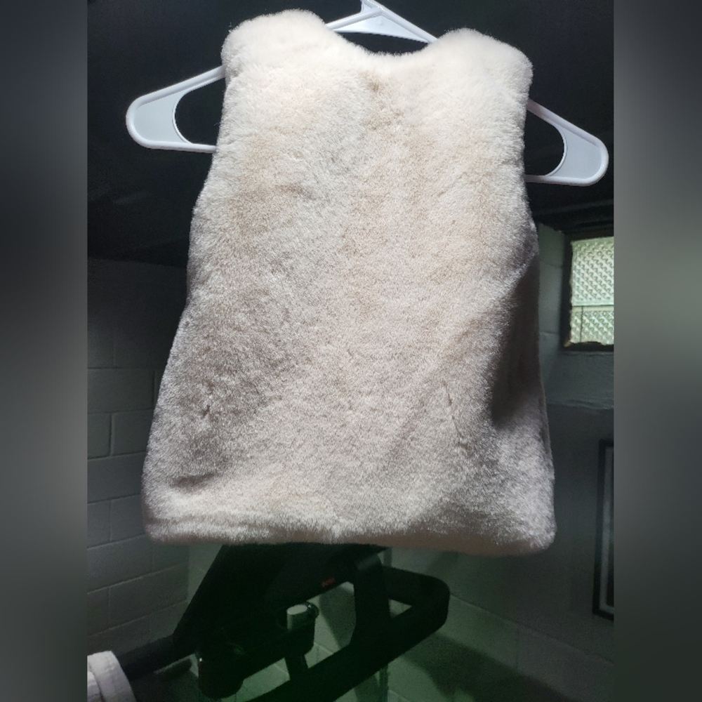 Fur Vest - Picture 3 of 3